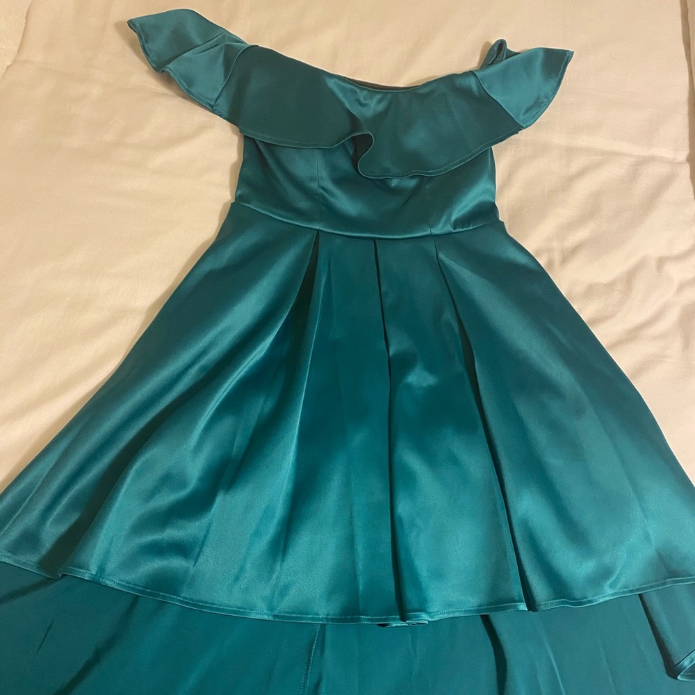 Emerald green hoco/ prom dress